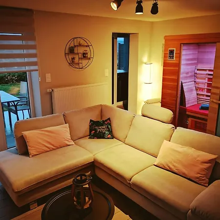 Luxurious In With Sauna Vakantiehuis *